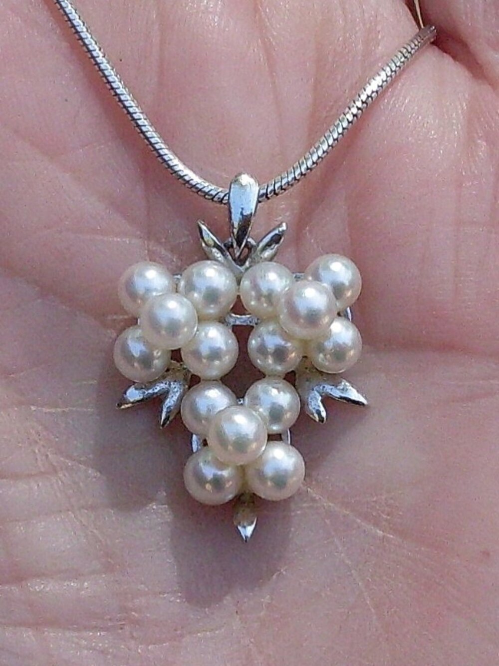 Vintage Mikimoto 15 Pearl Japanese Akoya Pearl Pendant w/Silver Chain
